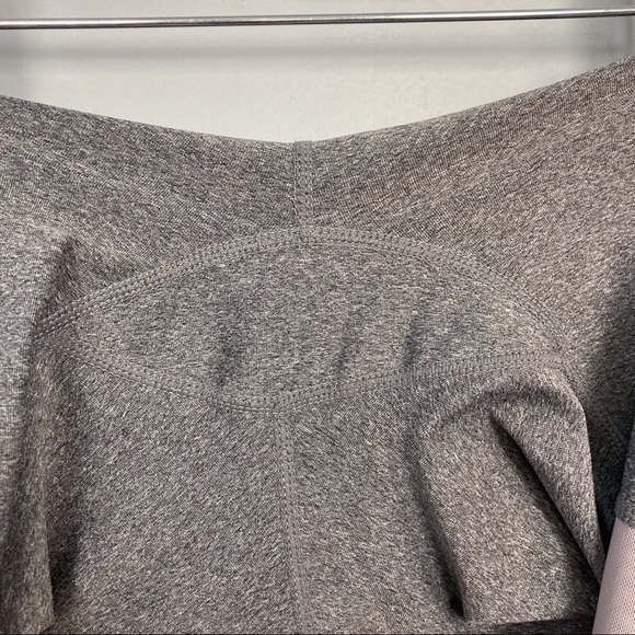 𝅺heart R8 Activewear Cropped Mesh Panel Leggings - Picture 14 of 14